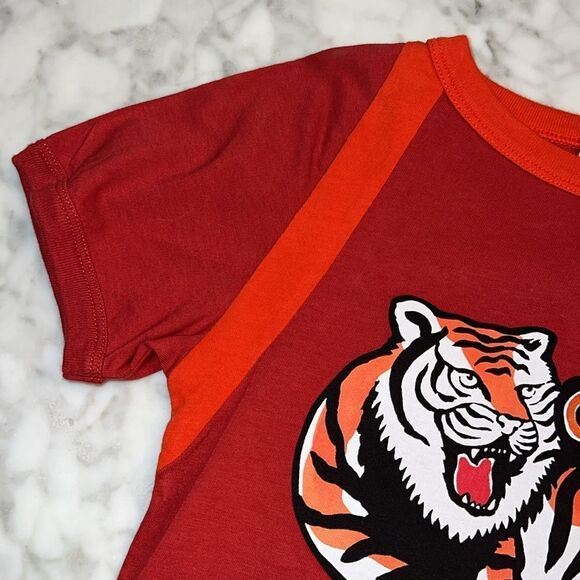 GUCCI BOYS TIGER TSHIRT 5Y - Picture 2 of 12